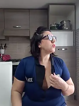 carolyne2023 online show from January 14, 2026, 8:20 am