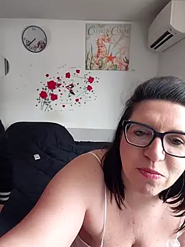 carolyne2023 online show from March 27, 2026, 8:59 am