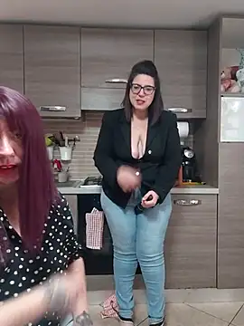 carolyne2023 online show from April 3, 2026, 3:10 pm