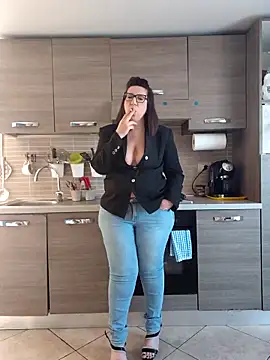 carolyne2023 online show from April 4, 2026, 7:50 am