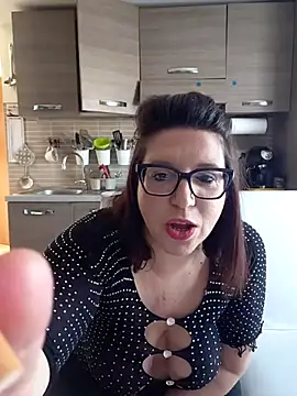 carolyne2023 online show from April 5, 2026, 8:22 am