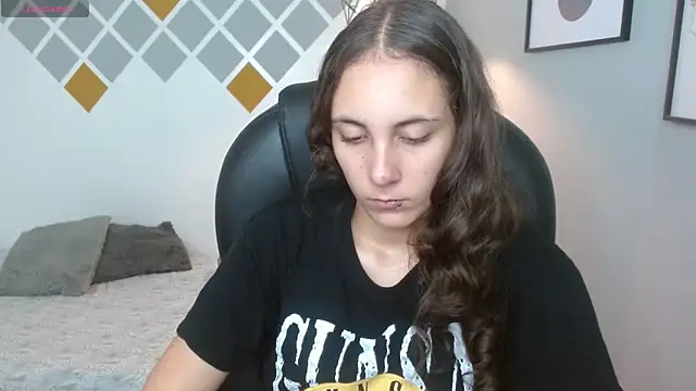 xlunna online show from January 11, 2025, 8:21 pm