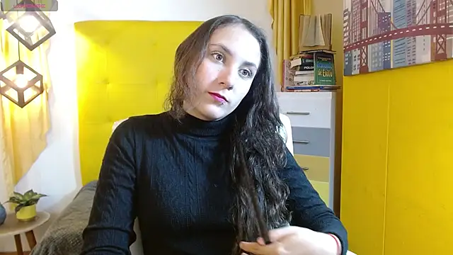 xlunna online show from November 18, 2025, 6:56 pm