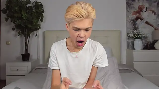 Snapshot of Felix_Rey chatting on February 9, 2025, 4:07 pm Felix Rey online show from February 9, 2025, 4:07 pm