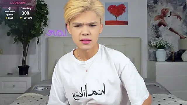 Snapshot of Felix_Rey chatting on February 16, 2025, 3:59 pm Felix Rey online show from February 16, 2025, 3:59 pm