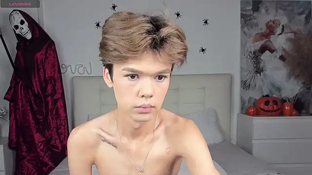 Snapshot of Felix_Rey chatting on October 31, 2025, 10:55 pm Felix Rey online show from October 31, 2025, 10:55 pm