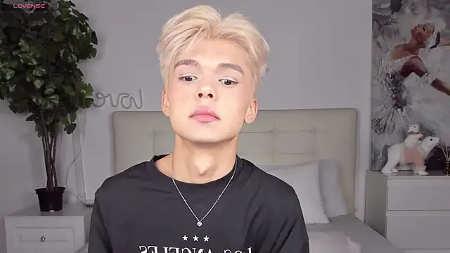 Snapshot of Felix_Rey chatting on December 16, 2025, 6:46 pm Felix Rey online show from December 16, 2025, 6:46 pm