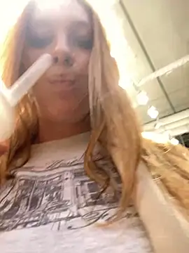 Snapshot of Sweet___Emily chatting on December 10, 2024, 2:17 pm Sweet   Emily online show from December 10, 2024, 2:17 pm