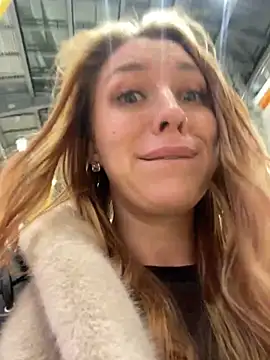 Snapshot of Sweet___Emily chatting on December 14, 2024, 6:41 pm Sweet   Emily online show from December 14, 2024, 6:41 pm