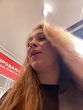 Snapshot of Sweet___Emily chatting on December 24, 2024, 3:37 pm Sweet   Emily online show from December 24, 2024, 3:37 pm