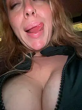 Snapshot of Sweet___Emily chatting on January 5, 2025, 8:10 pm Sweet   Emily online show from January 5, 2025, 8:10 pm