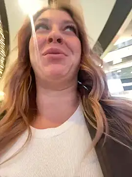 Snapshot of Sweet___Emily chatting on January 17, 2025, 2:28 pm Sweet   Emily online show from January 17, 2025, 2:28 pm