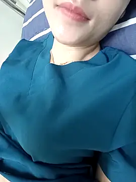 2 sex online show from May 13, 2026, 4:54 am