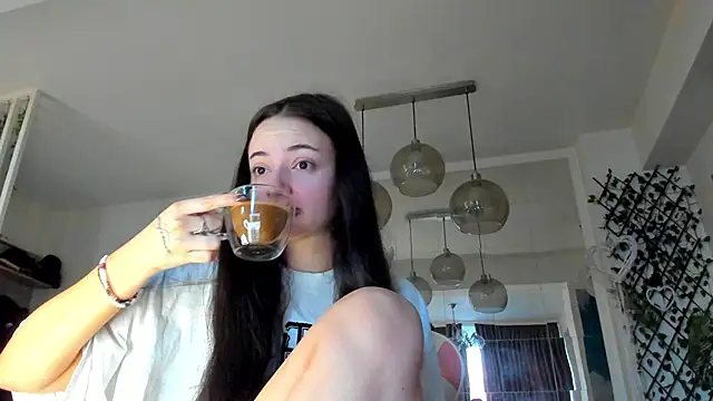 IreneVON online show from February 19, 2026, 5:36 am