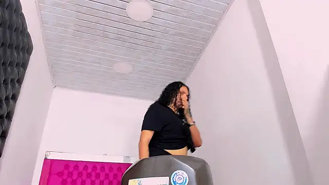 Snapshot of aleja_mistress_ chatting on November 29, 2025, 7:50 pm aleja mistress online show from November 29, 2025, 7:50 pm