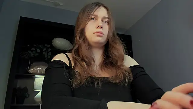 FioraMarmoris online show from February 25, 2026, 6:56 am