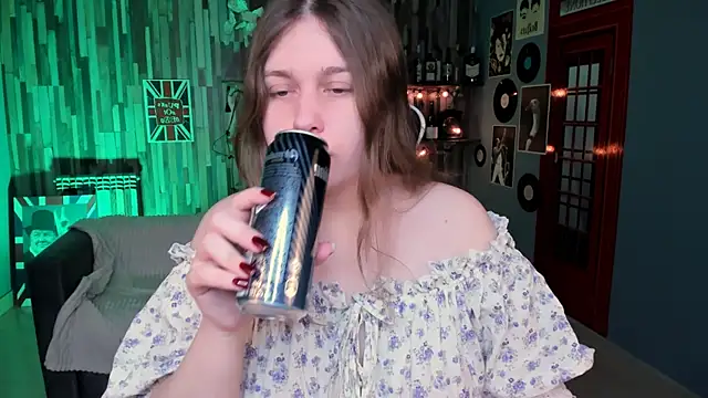 FioraMarmoris online show from April 3, 2026, 5:38 am