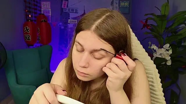 FioraMarmoris online show from April 8, 2026, 5:18 am