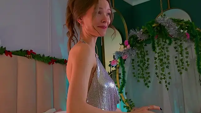 Eva Natsumi online show from December 31, 2024, 3:31 pm