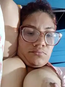 Snapshot of gatitaLR chatting on February 24, 2026, 11:47 pm gatitaLR online show from February 24, 2026, 11:47 pm