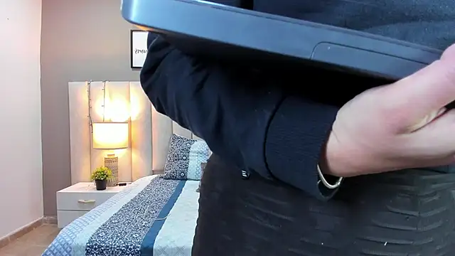 Snapshot of sara_parker069 chatting on October 9, 2025, 9:40 am sara parker069 online show from October 9, 2025, 9:40 am