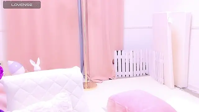 Snapshot of maii- chatting on February 28, 2025, 6:41 pm maii- online show from February 28, 2025, 6:41 pm