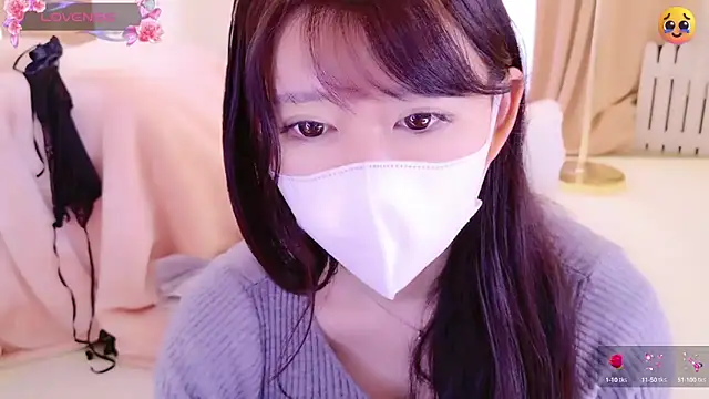 Snapshot of maii- chatting on March 13, 2025, 10:54 pm maii- online show from March 13, 2025, 10:54 pm