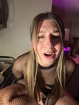 sophielove888 online show from October 25, 2025, 1:24 am