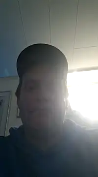 Snapshot of everyoneneeds chatting on February 15, 2025, 11:06 am everyoneneeds online show from February 15, 2025, 11:06 am