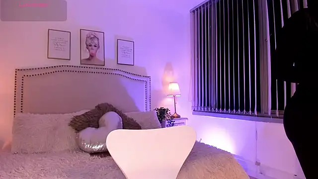 Bella ev online show from June 3, 2026, 4:04 am