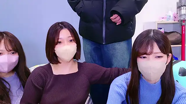 HaruruHappy online show from December 9, 2024, 4:05 pm