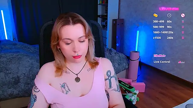 Snapshot of Blueberry-baby chatting on December 3, 2024, 2:25 am Blueberry-baby online show from December 3, 2024, 2:25 am