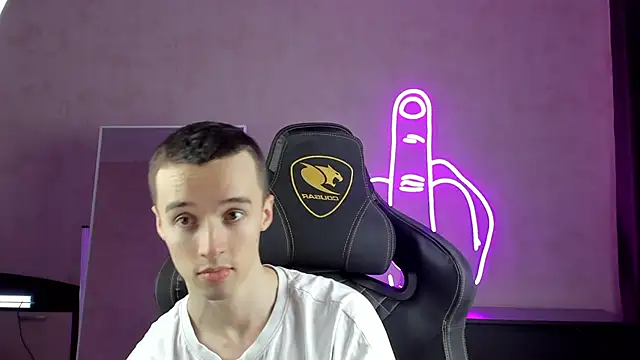 MasonWarholl online show from January 8, 2025, 4:55 am