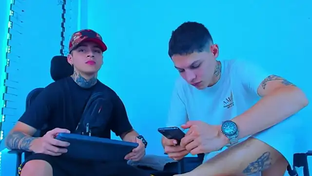 Snapshot of HOT_boy2025 chatting on November 11, 2025, 10:21 pm HOT boy2025 online show from November 11, 2025, 10:21 pm