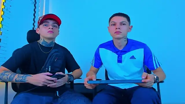 Snapshot of HOT_boy2025 chatting on November 14, 2025, 2:10 am HOT boy2025 online show from November 14, 2025, 2:10 am