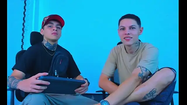 Snapshot of HOT_boy2025 chatting on November 17, 2025, 2:28 am HOT boy2025 online show from November 17, 2025, 2:28 am