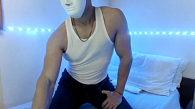 Snapshot of Alexx_Fit023 chatting on December 25, 2024, 9:22 pm Alexx Fit023 online show from December 25, 2024, 9:22 pm