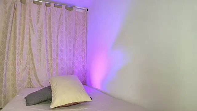 Tinny and Candy online show from April 8, 2026, 1:00 pm