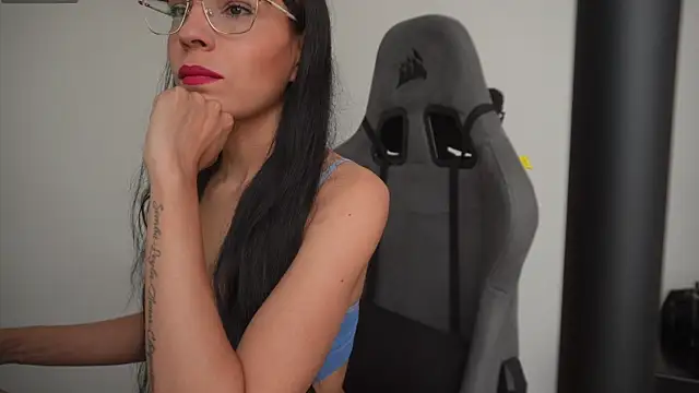 Snapshot of little-eli chatting on December 4, 2025, 7:11 pm little-eli online show from December 4, 2025, 7:11 pm