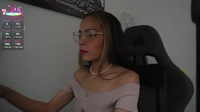 Snapshot of little-eli chatting on December 15, 2025, 7:07 pm little-eli online show from December 15, 2025, 7:07 pm