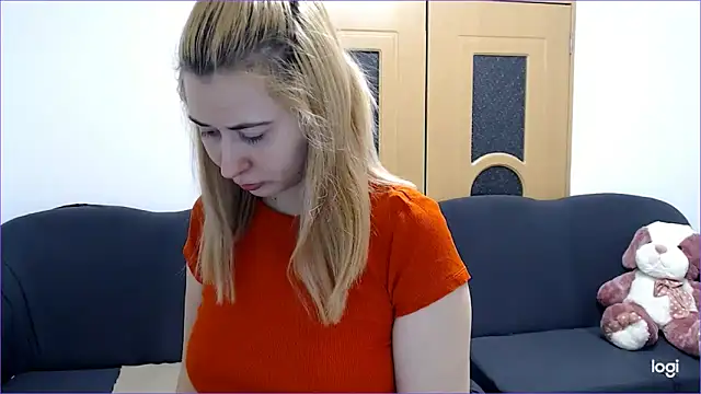 Snapshot of VioletaFlower7 chatting on March 3, 2025, 9:22 am VioletaFlower7 online show from March 3, 2025, 9:22 am