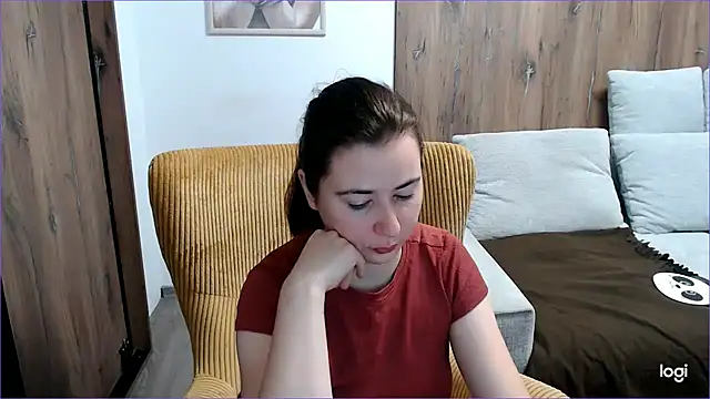 VioletaFlower7 online show from July 5, 2026, 8:21 am
