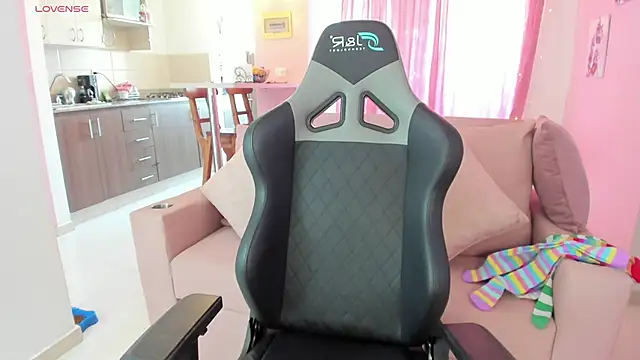 Snapshot of zoesullivan chatting on January 6, 2025, 12:46 pm zoesullivan online show from January 6, 2025, 12:46 pm