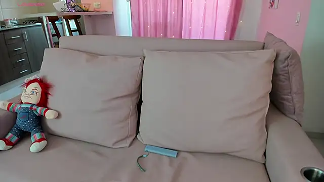 Snapshot of zoesullivan chatting on January 13, 2025, 12:24 pm zoesullivan online show from January 13, 2025, 12:24 pm