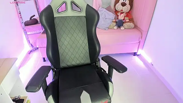 Snapshot of zoesullivan chatting on January 25, 2025, 9:26 am zoesullivan online show from January 25, 2025, 9:26 am