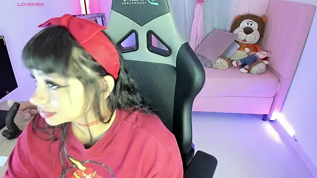 Snapshot of zoesullivan chatting on February 13, 2025, 10:12 am zoesullivan online show from February 13, 2025, 10:12 am