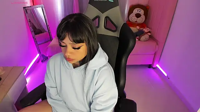 Snapshot of zoesullivan chatting on February 17, 2025, 12:38 pm zoesullivan online show from February 17, 2025, 12:38 pm