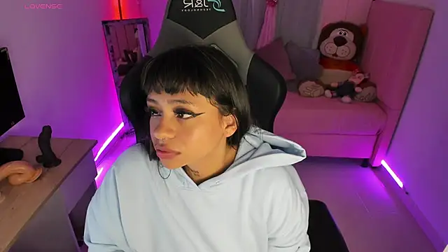 Snapshot of zoesullivan chatting on March 21, 2025, 9:12 am zoesullivan online show from March 21, 2025, 9:12 am