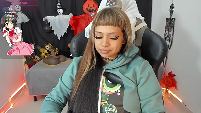 Snapshot of zoesullivan chatting on October 14, 2025, 10:21 pm zoesullivan online show from October 14, 2025, 10:21 pm