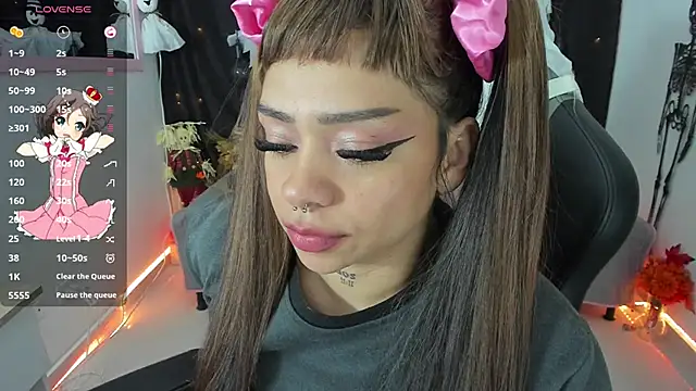 Snapshot of zoesullivan chatting on October 17, 2025, 9:34 am zoesullivan online show from October 17, 2025, 9:34 am